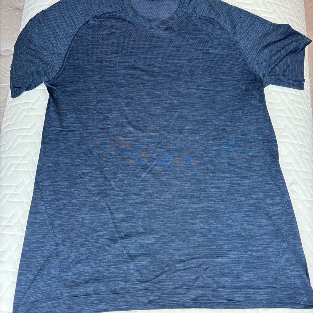 lululemon athletica Men's Heathered Navy Short-Sleeve Tee
